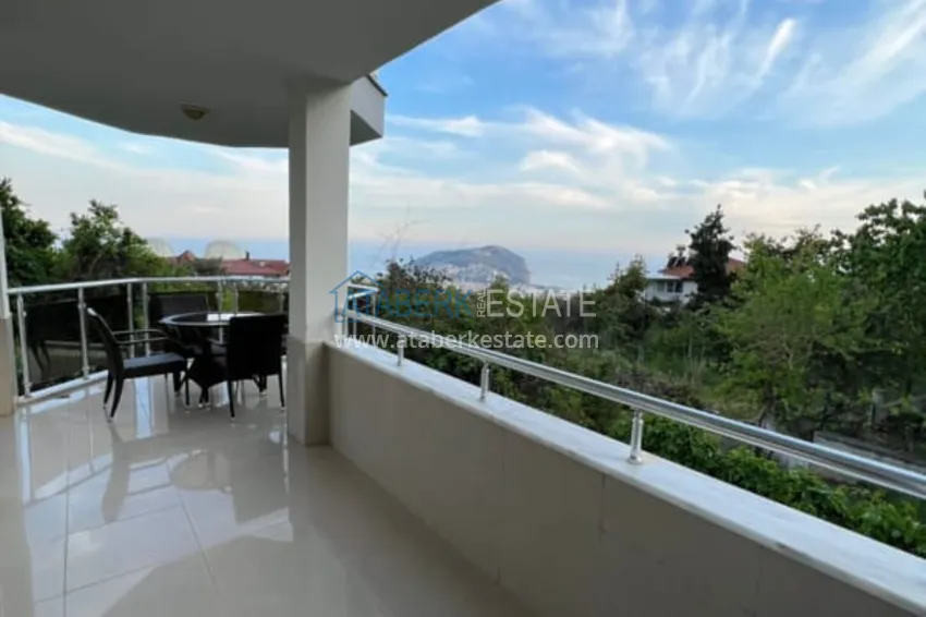 Приобрести Видовой садовый дуплекс 3+1 с мебелью в Алании, район Тепе в клубном комплексе таунхаусов 8 