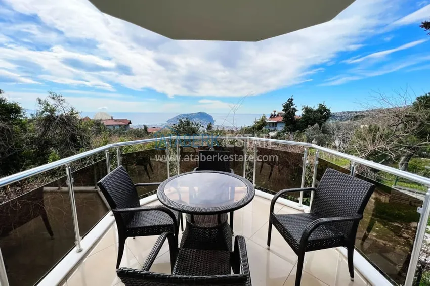 Приобрести Видовой садовый дуплекс 3+1 с мебелью в Алании, район Тепе в клубном комплексе таунхаусов 9 