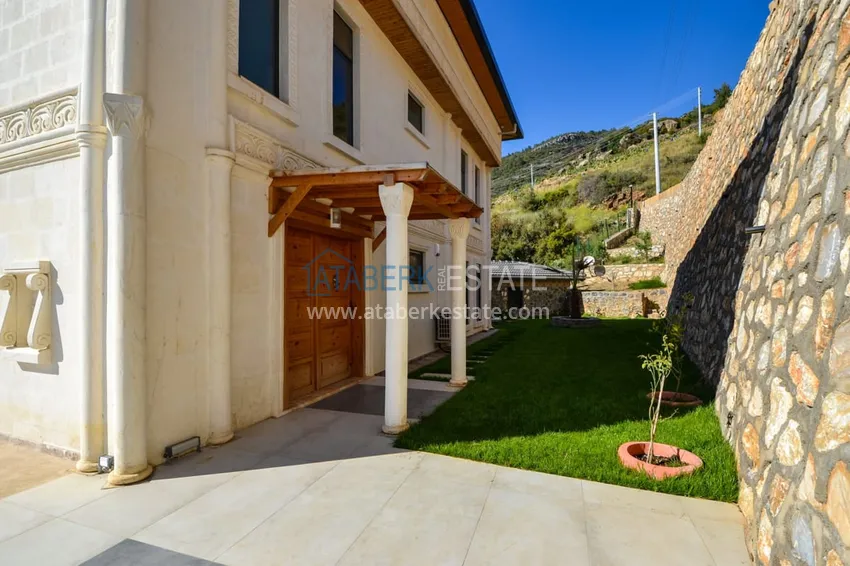 Современная частная двухэтажная вилла с новой мебелью и роскошным панорамным видом в Газипаше  10 