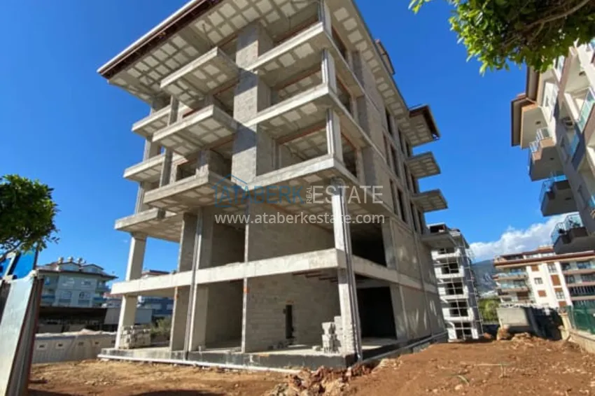 Квартиры и пентхаусы в строящемся бутик-комплексе в районе Кестель 12 