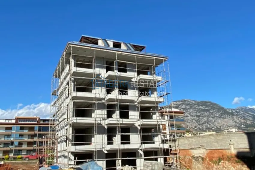 Квартиры и пентхаусы в строящемся бутик-комплексе в районе Кестель 13 