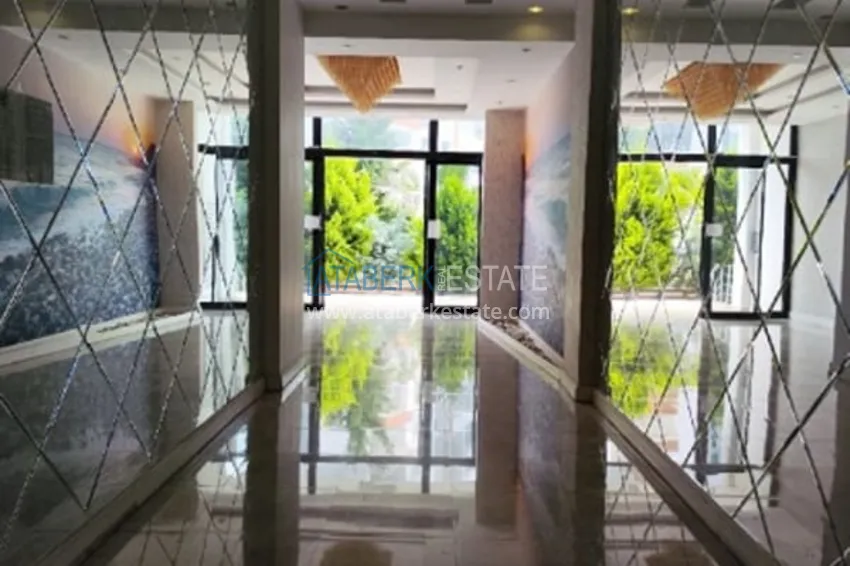 Квартира 2+1 в жилом комплексе с инфраструктурой комфорт-класса в 100 метрах от Средиземного моря в районе Томюк-Мерсин 2 