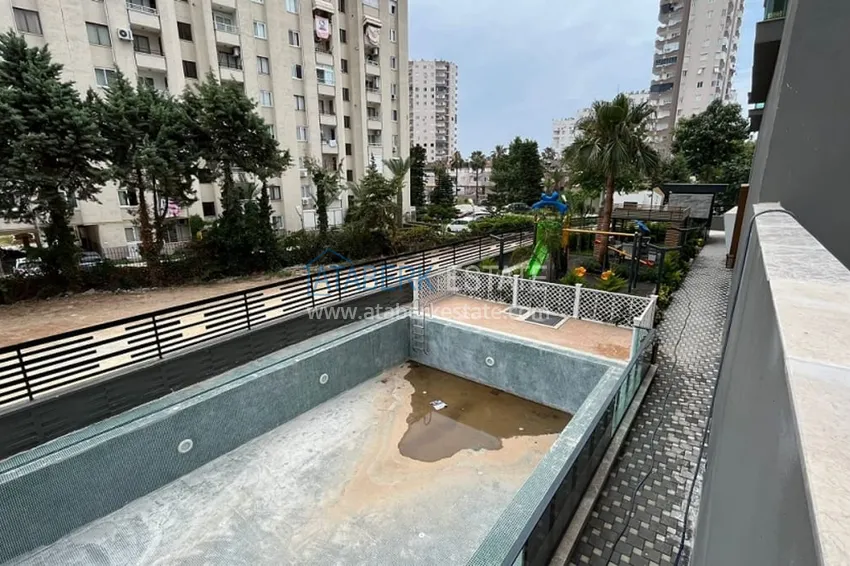 Апартаменты 3+1 в жилом комплексе с инфраструктурой в районе Мезитли-Мерсин 2