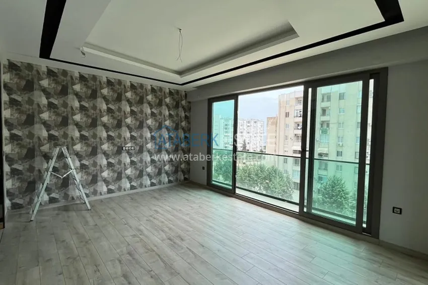 Приобрести Апартаменты 3+1 в жилом комплексе с инфраструктурой в районе Мезитли-Мерсин 1