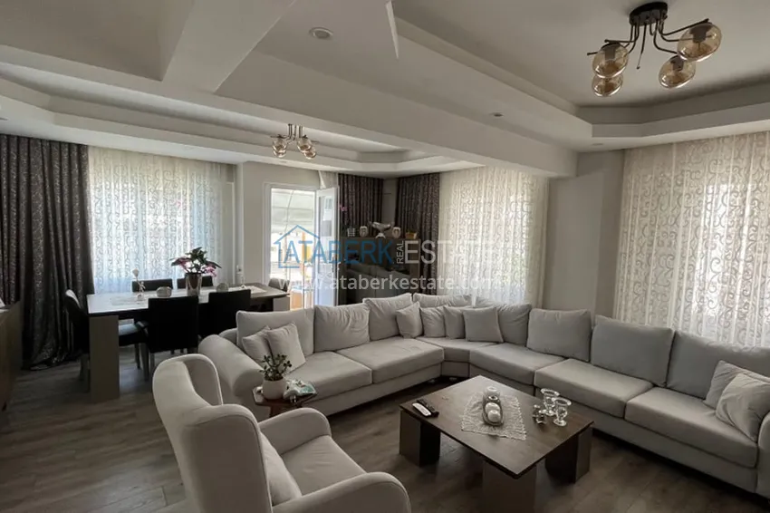 Квартира 2+1 с видом на море и отдельной кухней в районе Мезитли-Мерсин 1 