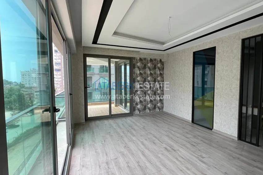 Приобрести Апартаменты 3+1 в жилом комплексе с инфраструктурой в районе Мезитли-Мерсин 2