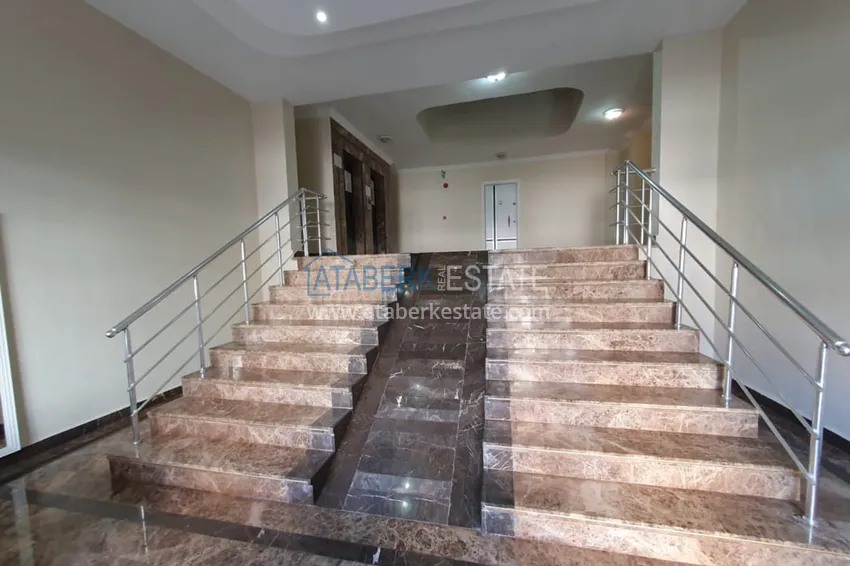 Двухкомная квартира в Махмутларе с мебелью в комплексе с бассейном 10 