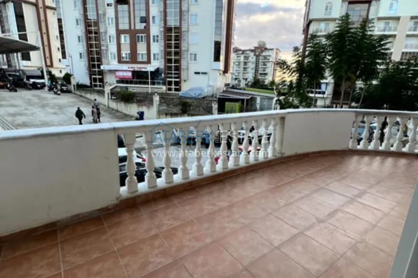 Приобрести Трехкомнатная квартира с мебелью, в 700 метрах от моря в центре района Авсаллар, Алания 10 