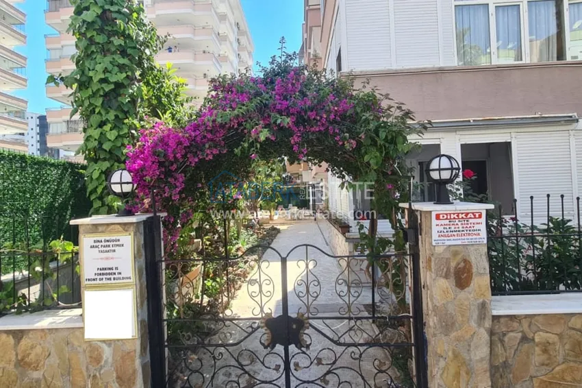 Квартира 2+1 частично меблированная, всего в 300 метрах от моря, район Махмутлар – Алания 2 