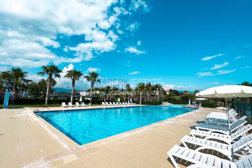 Просторная двухкомнатная квартира с мебелью и камином в районе Алании – Конаклы 2 