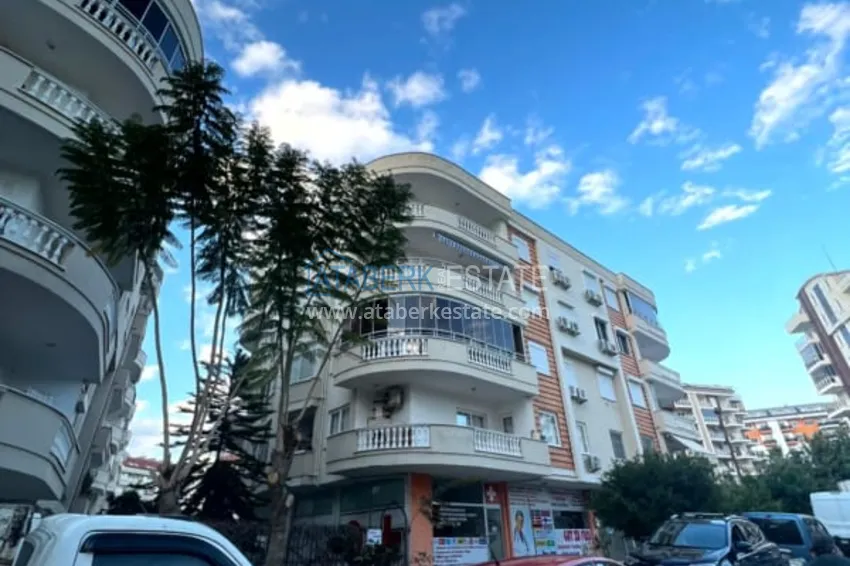 Трехкомнатная квартира с мебелью, в 700 метрах от моря в центре района Авсаллар, Алания 3 