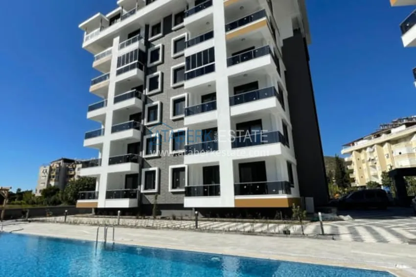 Квартира 1+1 меблированная с застеклённым балконом и видом на море – новостройка, Газипаша 3 