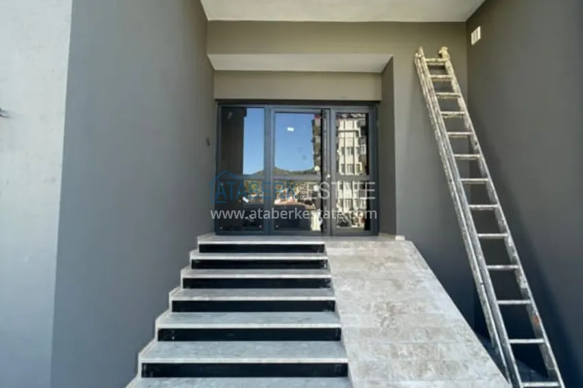 Квартира 1+1 меблированная с застеклённым балконом и видом на море – новостройка, Газипаша 8 