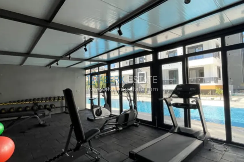 Квартира 1+1 меблированная с застеклённым балконом и видом на море – новостройка, Газипаша 9 