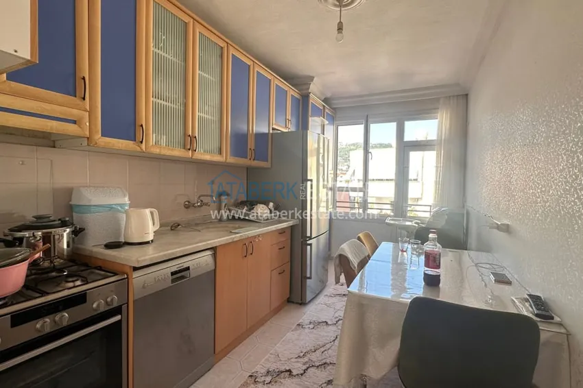 Приобрести Трехкомнатная квартира с открытым видом на горы и море в центре Алании 7 