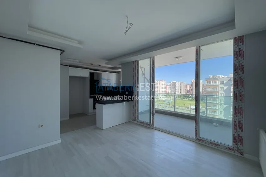 Приобрести Городская квартира 2+1 в молодом жилом комплексе в центре района Мезитли-Мерсин 3 