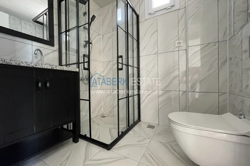 Приобрести Дуплекс 5+1 с чистовой отделкой в 50 метрах от моря район Акдениз-Мерсин 28 