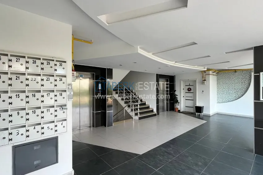 Просторная квартира 3+1 с отдельной кухней в районе Акдениз-Мерсин 3 