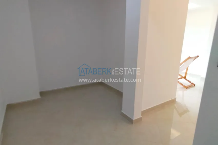 Приобрести Невероятно просторные линейные апартаменты 4+2 в центре Алании в 500 метрах от моря 18 