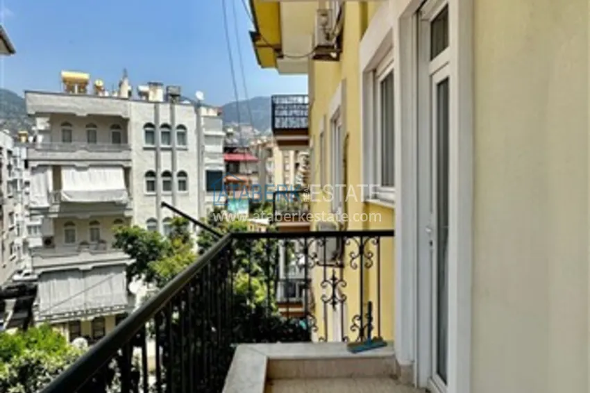 Приобрести Квартира 3+1 с мебелью в жилом комплексе с минимальной инфраструктурой, центр Алании 14 