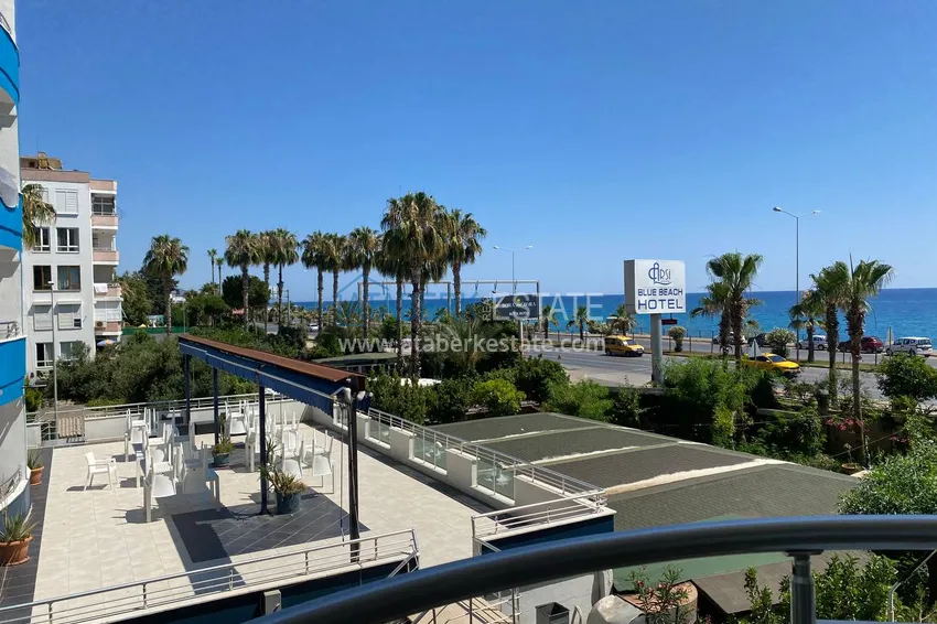 Приобрести Двухкомнатная квартира с мебелью и видом на море в комплексе на первой береговой, район Тосмур – Алания  16 