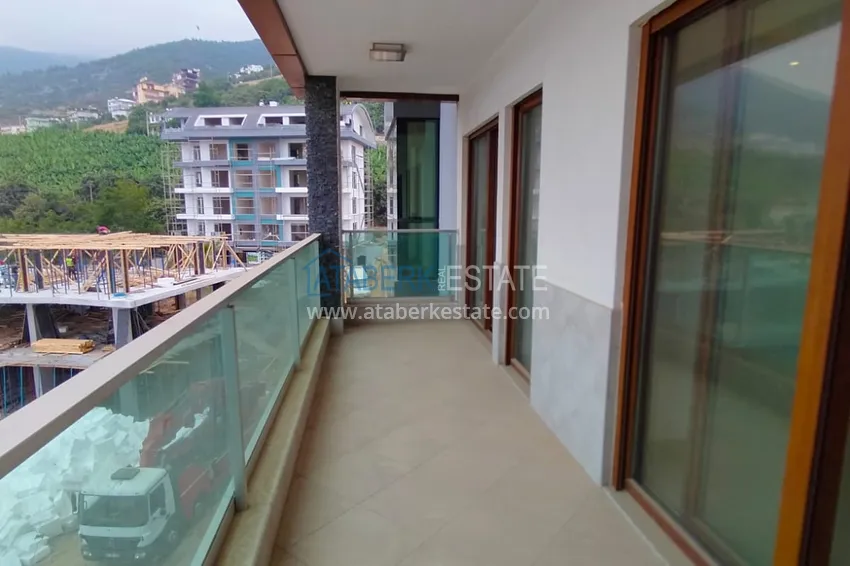 Приобрести Невероятно просторные линейные апартаменты 4+2 в центре Алании в 500 метрах от моря 22 