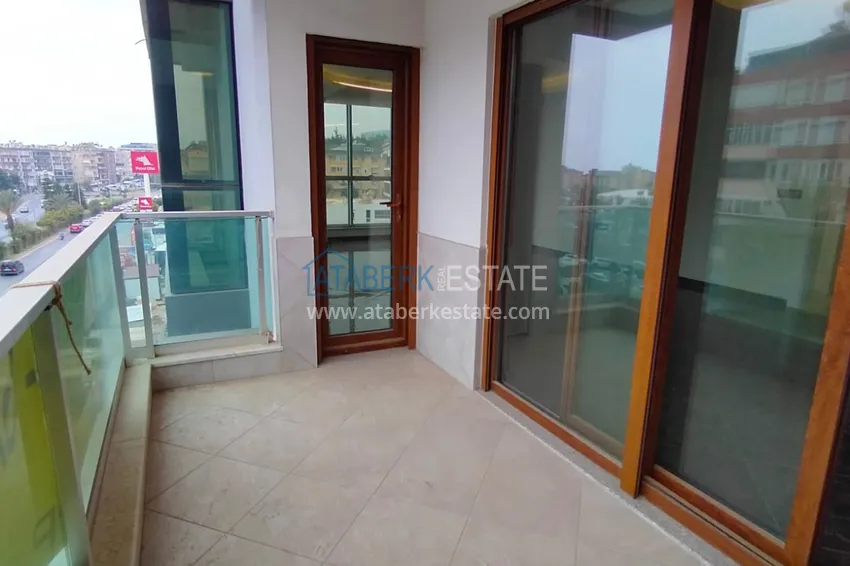 Приобрести Невероятно просторные линейные апартаменты 4+2 в центре Алании в 500 метрах от моря 23 