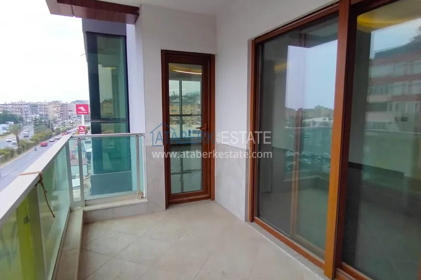 Приобрести Невероятно просторные линейные апартаменты 4+2 в центре Алании в 500 метрах от моря 24 