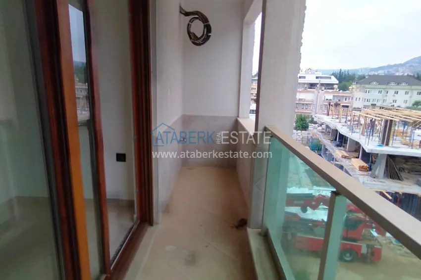 Приобрести Невероятно просторные линейные апартаменты 4+2 в центре Алании в 500 метрах от моря 25 