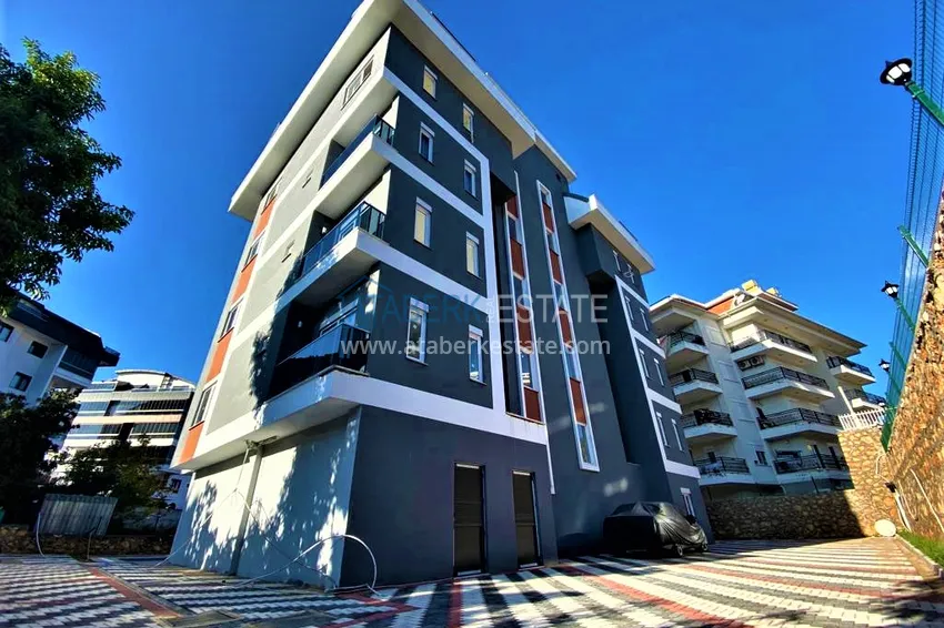 Пентхаус-дуплекс 3+1 с мебелью в европейском малоэтажном районе Алании, Оба 1 