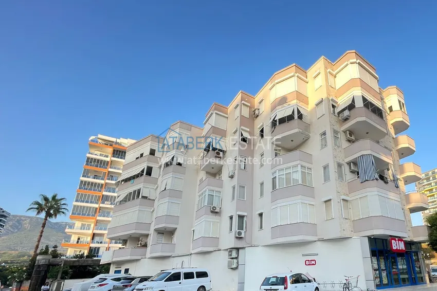 Линейная четырехкомнатная квартира "под ключ" в районе вторничного рынка - Махмутлар, Алания 1 