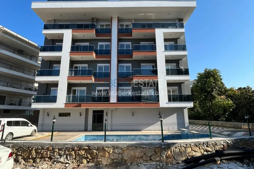 Пентхаус-дуплекс 3+1 с мебелью в европейском малоэтажном районе Алании, Оба 2 