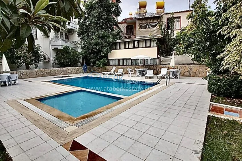 Квартира 3+1 с мебелью в жилом комплексе с минимальной инфраструктурой, центр Алании 4 