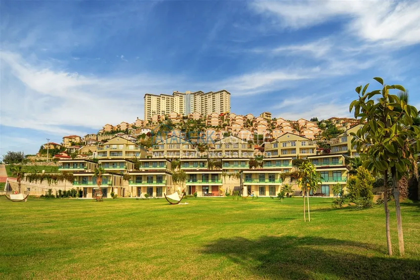 Видовая двухэтажная вилла с роскошной мебелью и видом на море, район Махмутлар – Алания 1