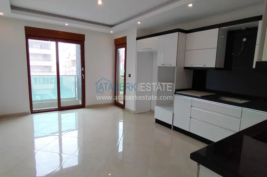 Приобрести Невероятно просторные линейные апартаменты 4+2 в центре Алании в 500 метрах от моря 8 