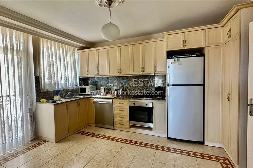 Приобрести Квартира 3+1 с мебелью в жилом комплексе с минимальной инфраструктурой, центр Алании 4 