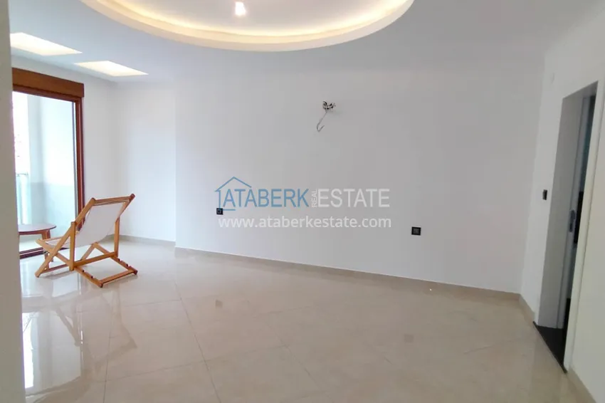 Приобрести Невероятно просторные линейные апартаменты 4+2 в центре Алании в 500 метрах от моря 11 