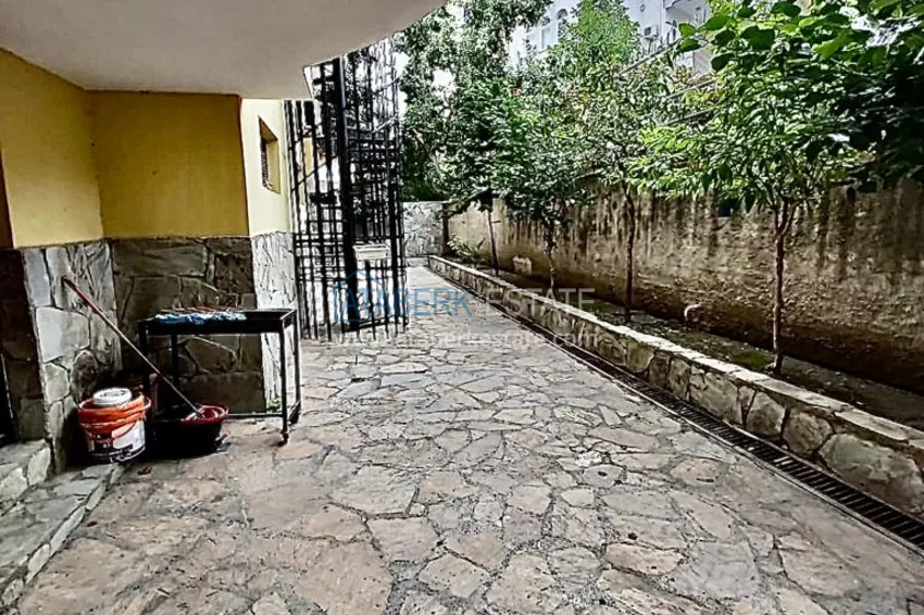 Квартира 3+1 с мебелью в жилом комплексе с минимальной инфраструктурой, центр Алании 9 