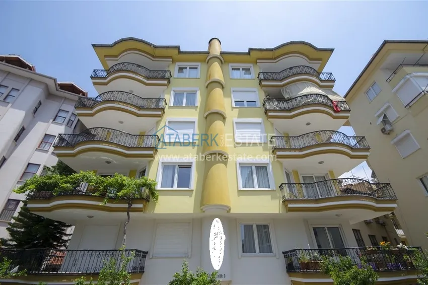 Квартира 3+1 с мебелью в жилом комплексе с минимальной инфраструктурой, центр Алании 10 