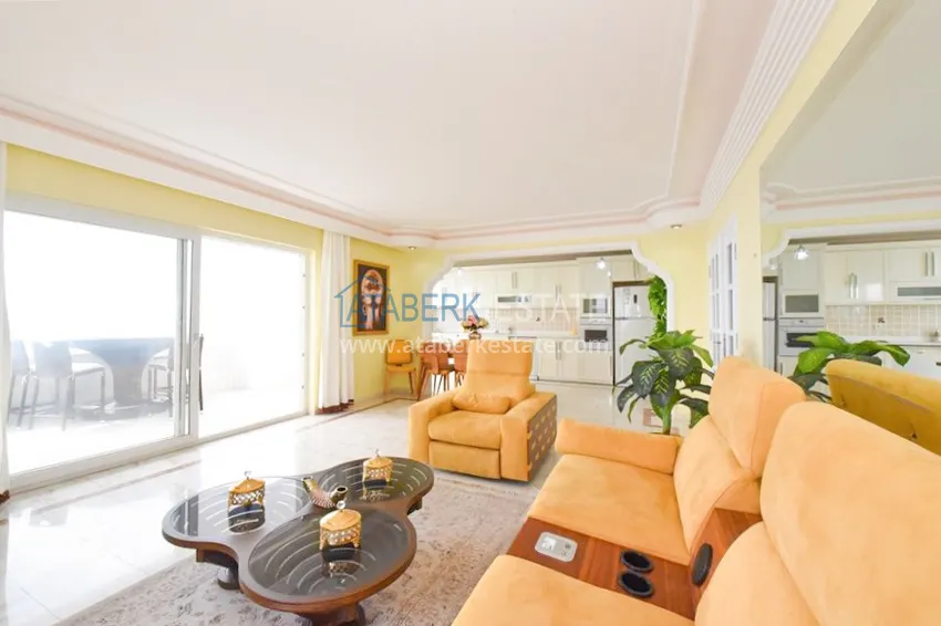 Приобрести Квартира 2+1 «под ключ» на первой береговой линии с прямым видом на море – Алания, Махмутлар. Подходит для гражданства 6