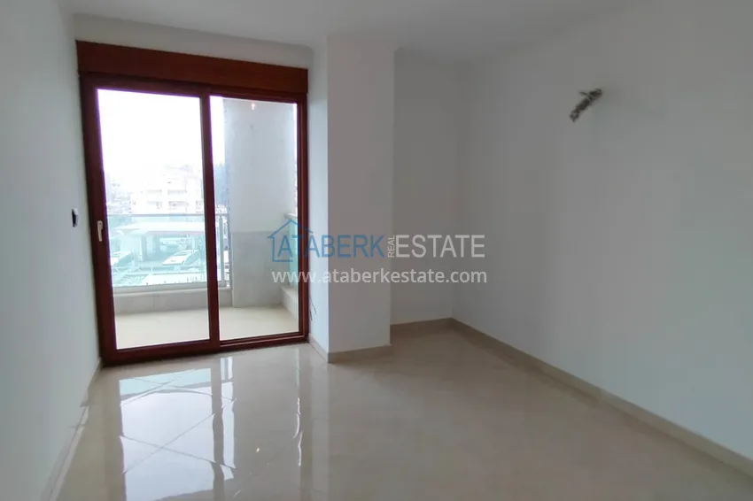 Приобрести Невероятно просторные линейные апартаменты 4+2 в центре Алании в 500 метрах от моря 13 