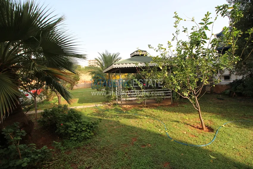 Двухкомнатная квартира с мебелью и видом на море в комплексе на первой береговой, район Тосмур – Алания  10 