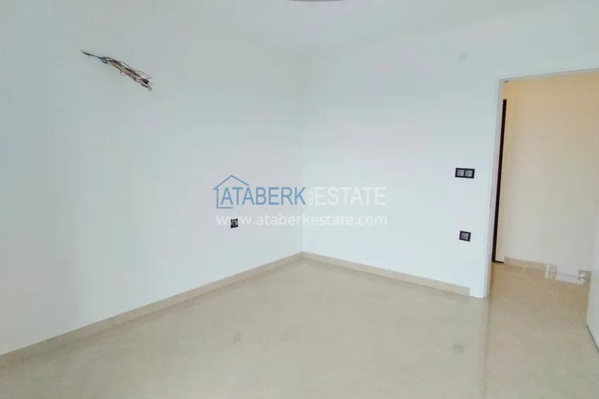 Приобрести Невероятно просторные линейные апартаменты 4+2 в центре Алании в 500 метрах от моря 14 