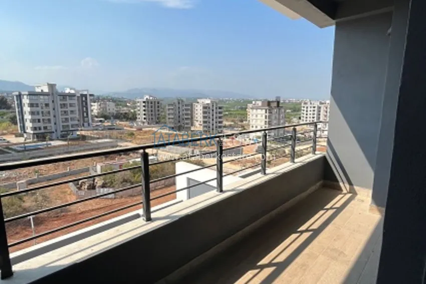 Приобрести Двухуровневый пентхаус 4+1 в современном жилом комплексе Мезитли-Мерсин 33 