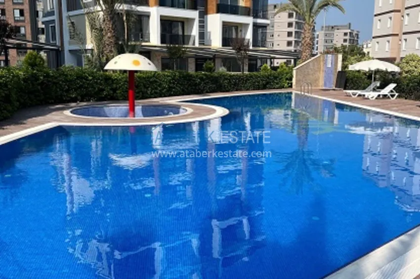 Двухуровневый пентхаус 4+1 в современном жилом комплексе Мезитли-Мерсин 1 