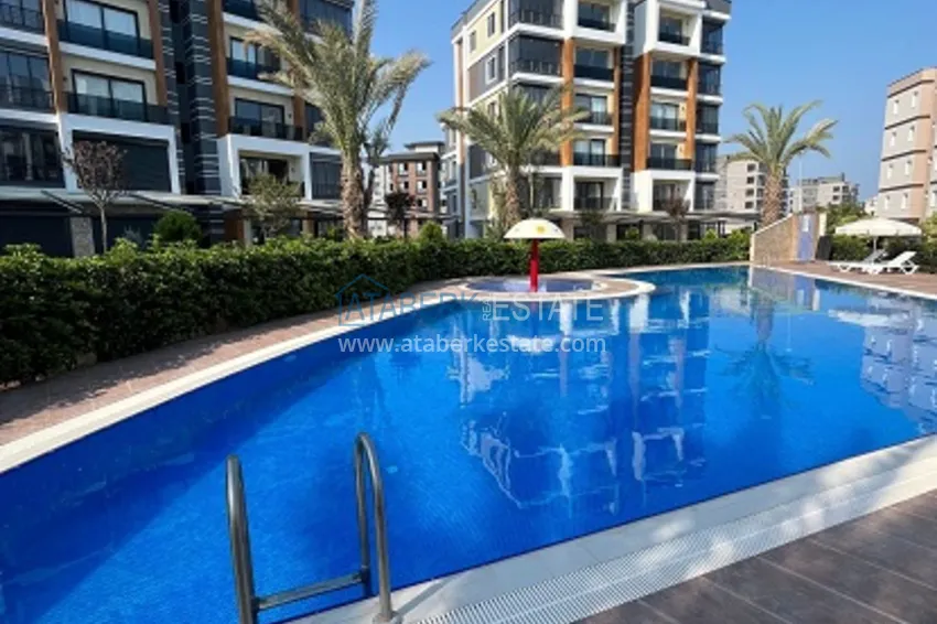 Двухуровневый пентхаус 4+1 в современном жилом комплексе Мезитли-Мерсин 2 