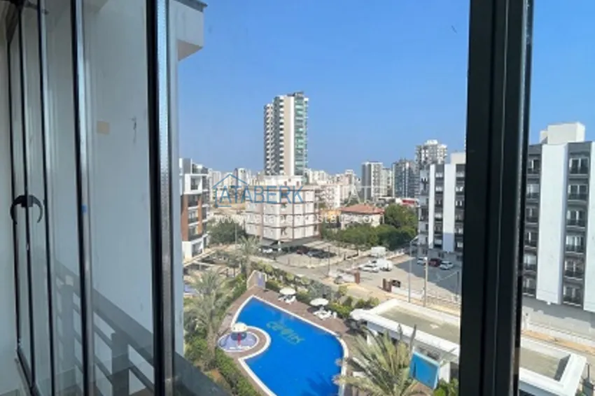 Приобрести Двухуровневый пентхаус 4+1 в современном жилом комплексе Мезитли-Мерсин 34 