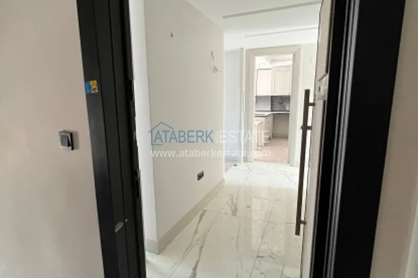 Приобрести Двухуровневый пентхаус 4+1 в современном жилом комплексе Мезитли-Мерсин 17 