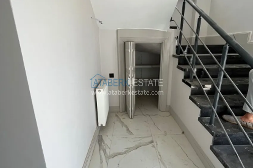 Приобрести Двухуровневый пентхаус 4+1 в современном жилом комплексе Мезитли-Мерсин 18 