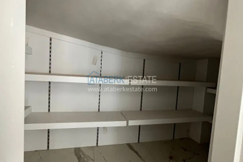 Приобрести Двухуровневый пентхаус 4+1 в современном жилом комплексе Мезитли-Мерсин 19 